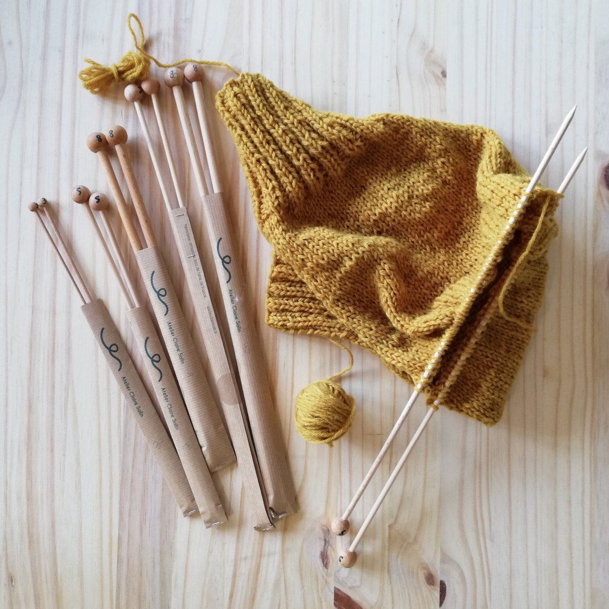 Aiguilles à tricoter en bois tourné 40cm - Laine de Coeur